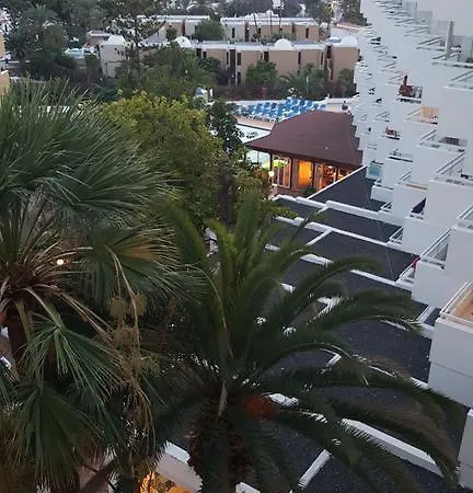 Апартаменти Bamboli Holidays
